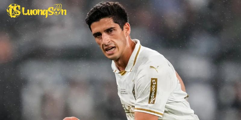 Grant-Leon Ranos Đang Mắc Kẹt Giữa Gladbach Và ĐT Armenia